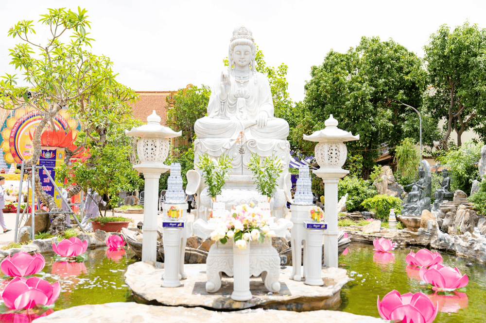 Quan Am Pagoda - a century-old Fujian-style temple dedicated to Guanyin Bodhisattva and Chinese deities (Source: Fanpage Chùa Quan Âm)